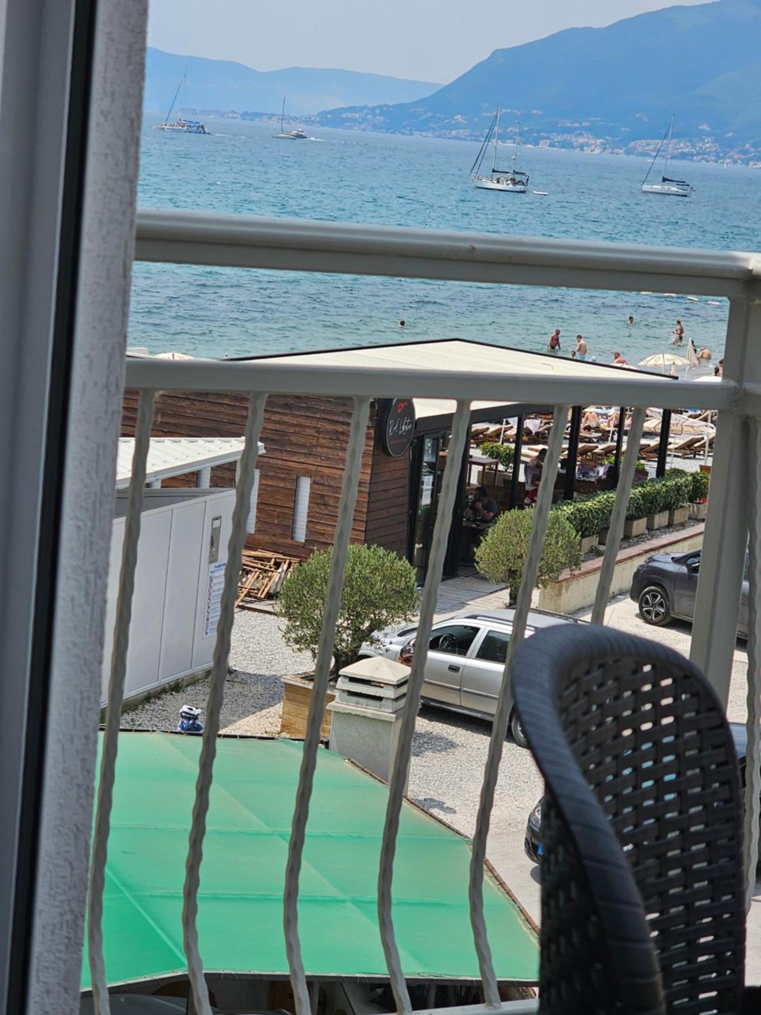 Apartments Infinity Tivat Oda fotoğraf